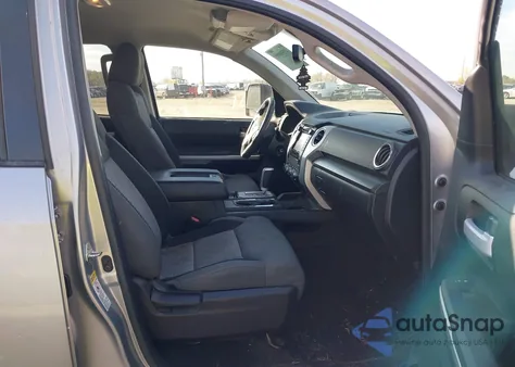 2017 Toyota Tundra Sr5 5.7L V8 из США, поврежденный, VIN 5TFUW5F10HX598252